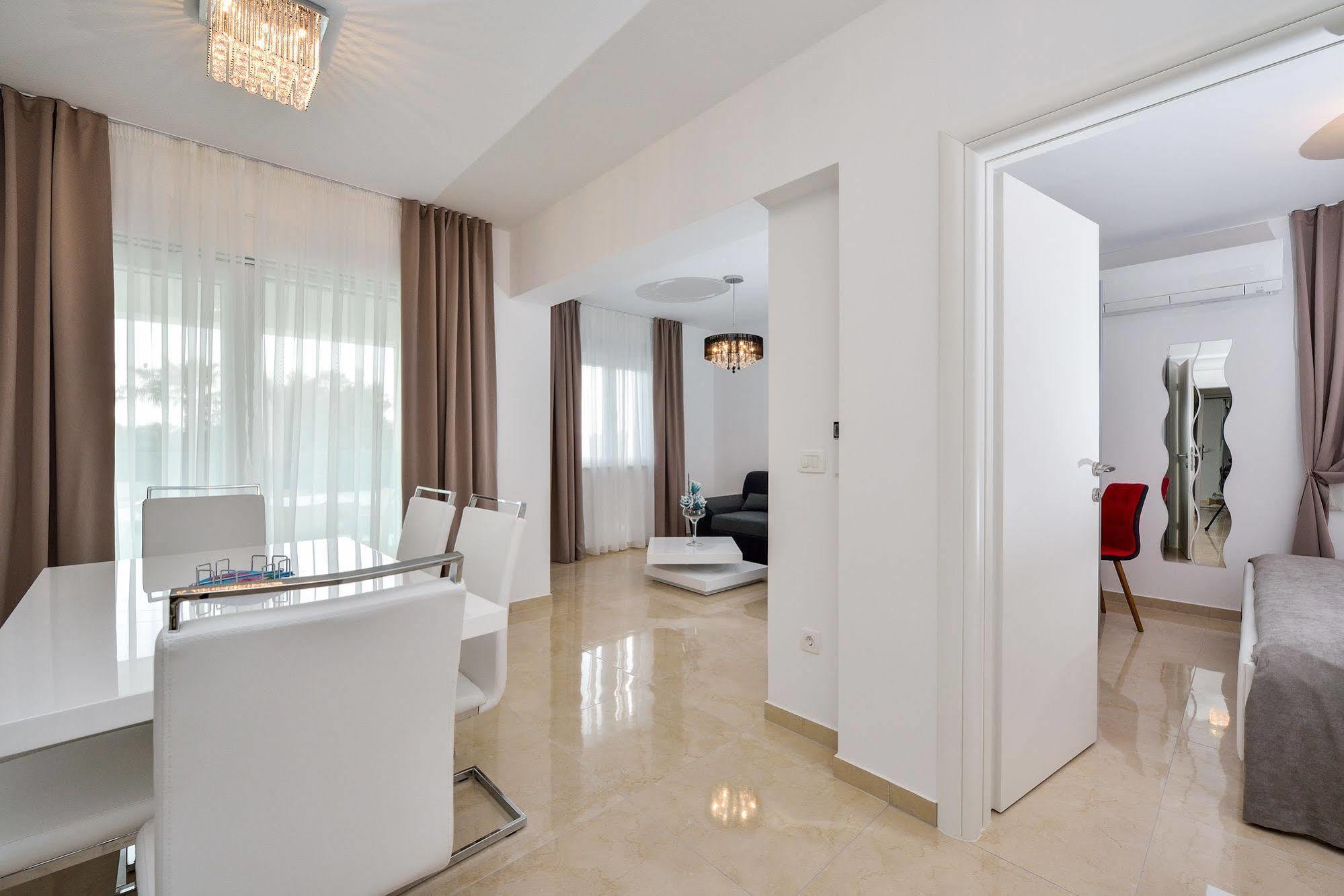 Luxury Apartment 1 Villa Arta 比比涅 外观 照片
