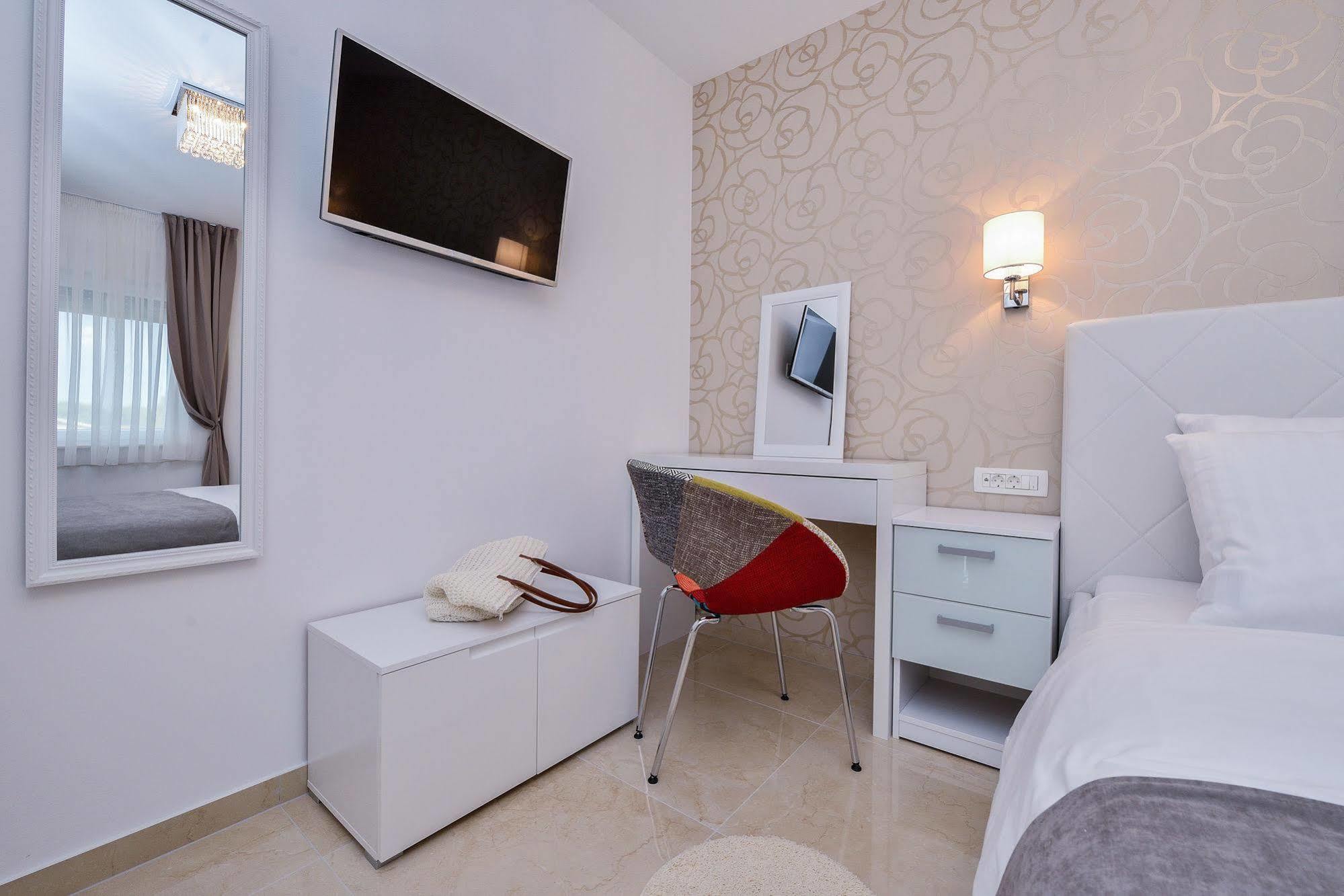 Luxury Apartment 1 Villa Arta 比比涅 外观 照片