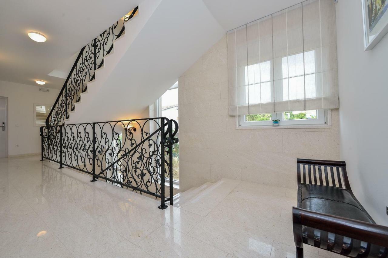 Luxury Apartment 1 Villa Arta 比比涅 外观 照片