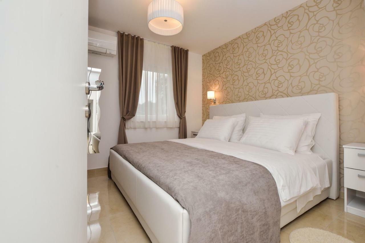 Luxury Apartment 1 Villa Arta 比比涅 外观 照片